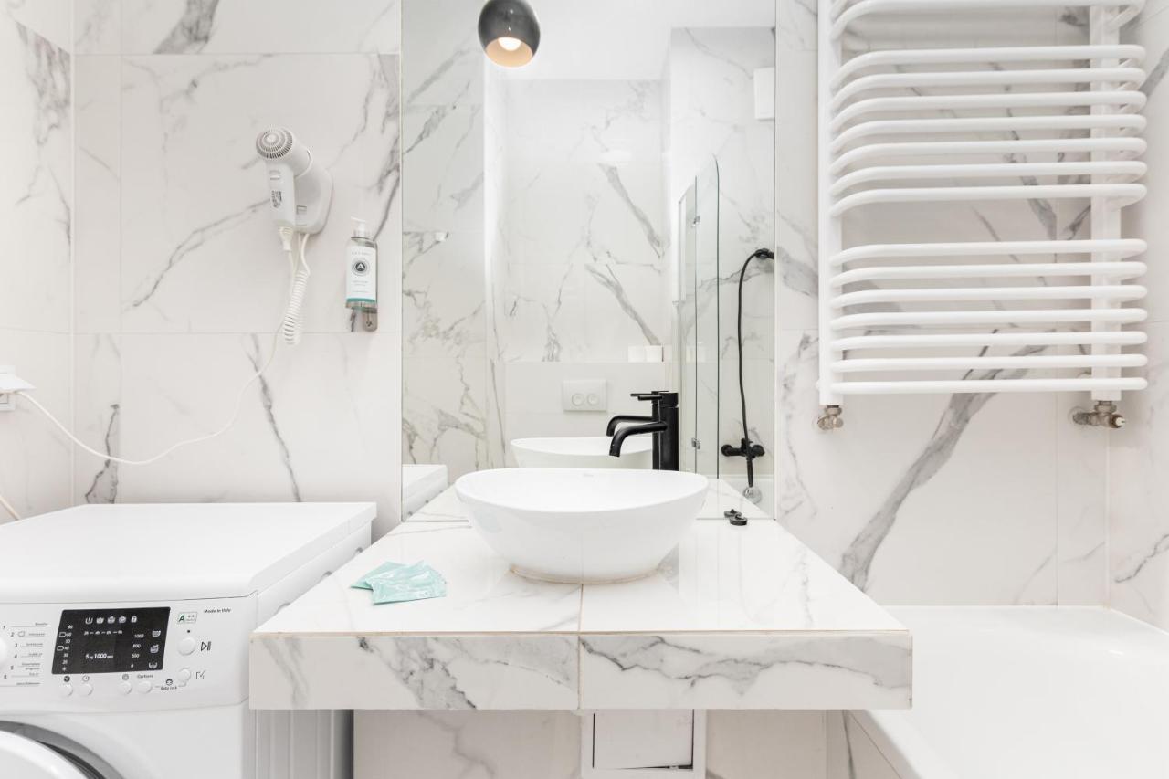Prymasa Tysiaclecia 83A C - D By Homeprime Warsaw Ngoại thất bức ảnh