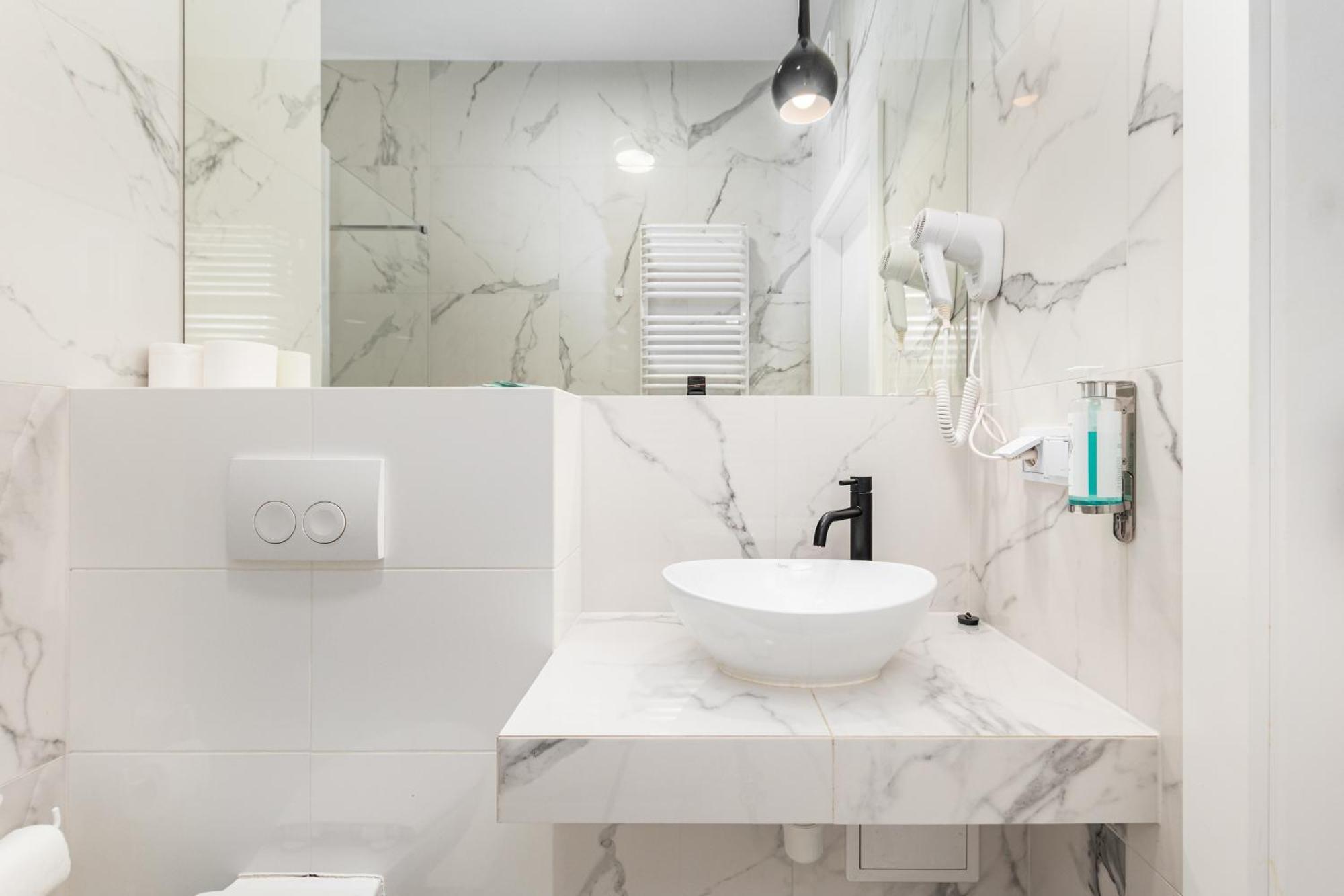 Prymasa Tysiaclecia 83A C - D By Homeprime Warsaw Ngoại thất bức ảnh