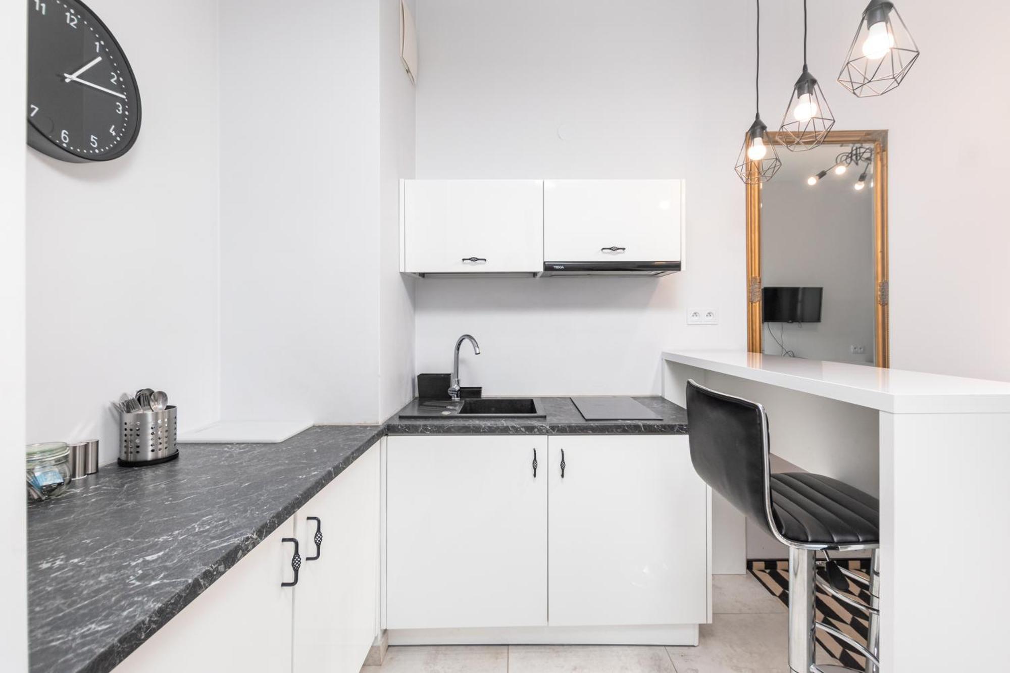 Prymasa Tysiaclecia 83A C - D By Homeprime Warsaw Ngoại thất bức ảnh