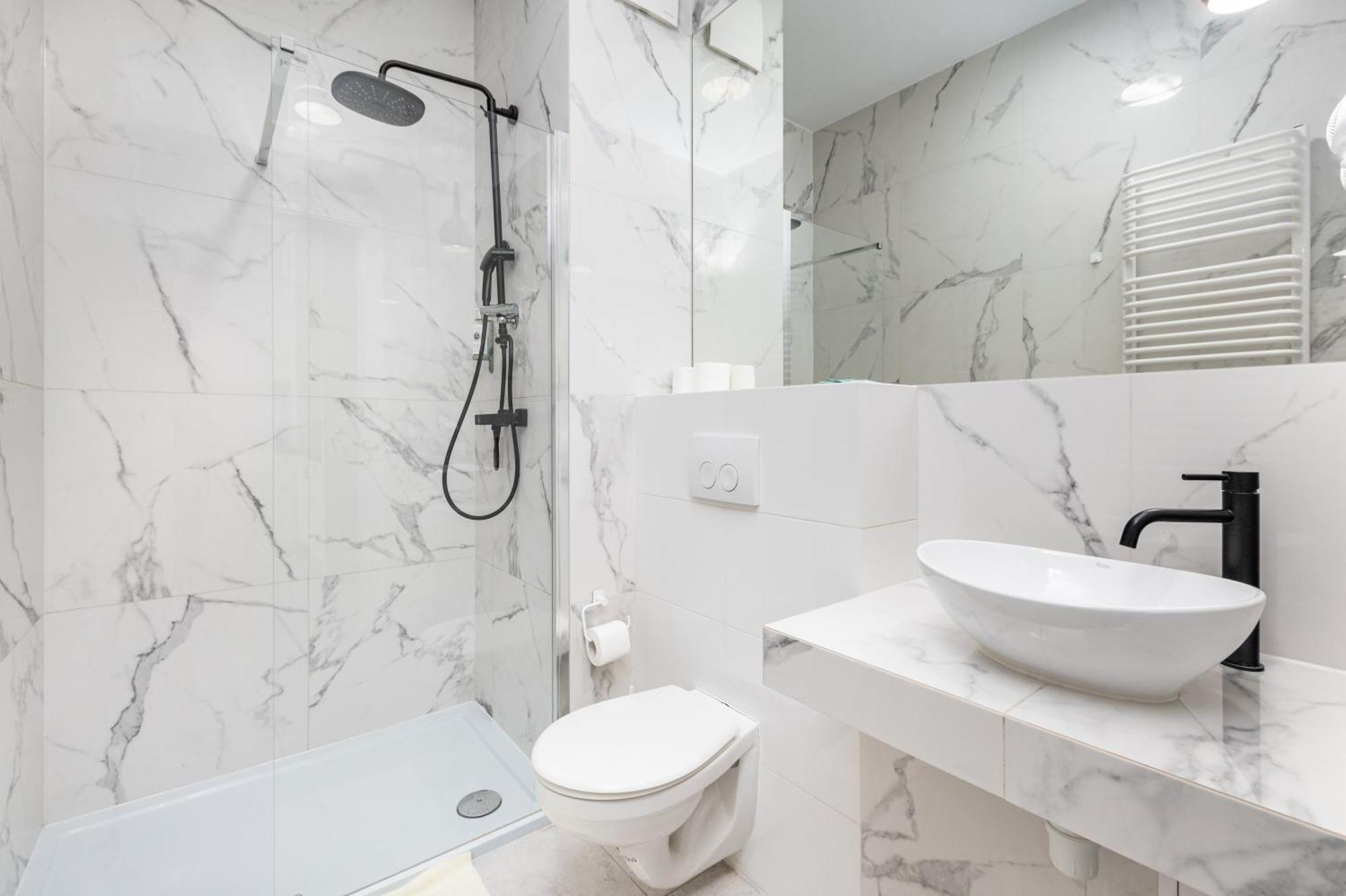 Prymasa Tysiaclecia 83A C - D By Homeprime Warsaw Ngoại thất bức ảnh